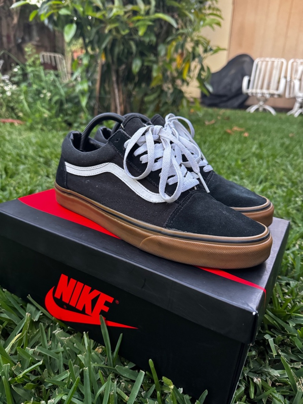 Vans Old Skool skate shoes - black/gum
(M 9 / W 10.5)